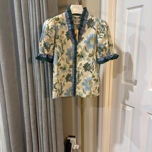 NEW entro Floral Puff Sleeve Blouse in Cream, Blue & Green